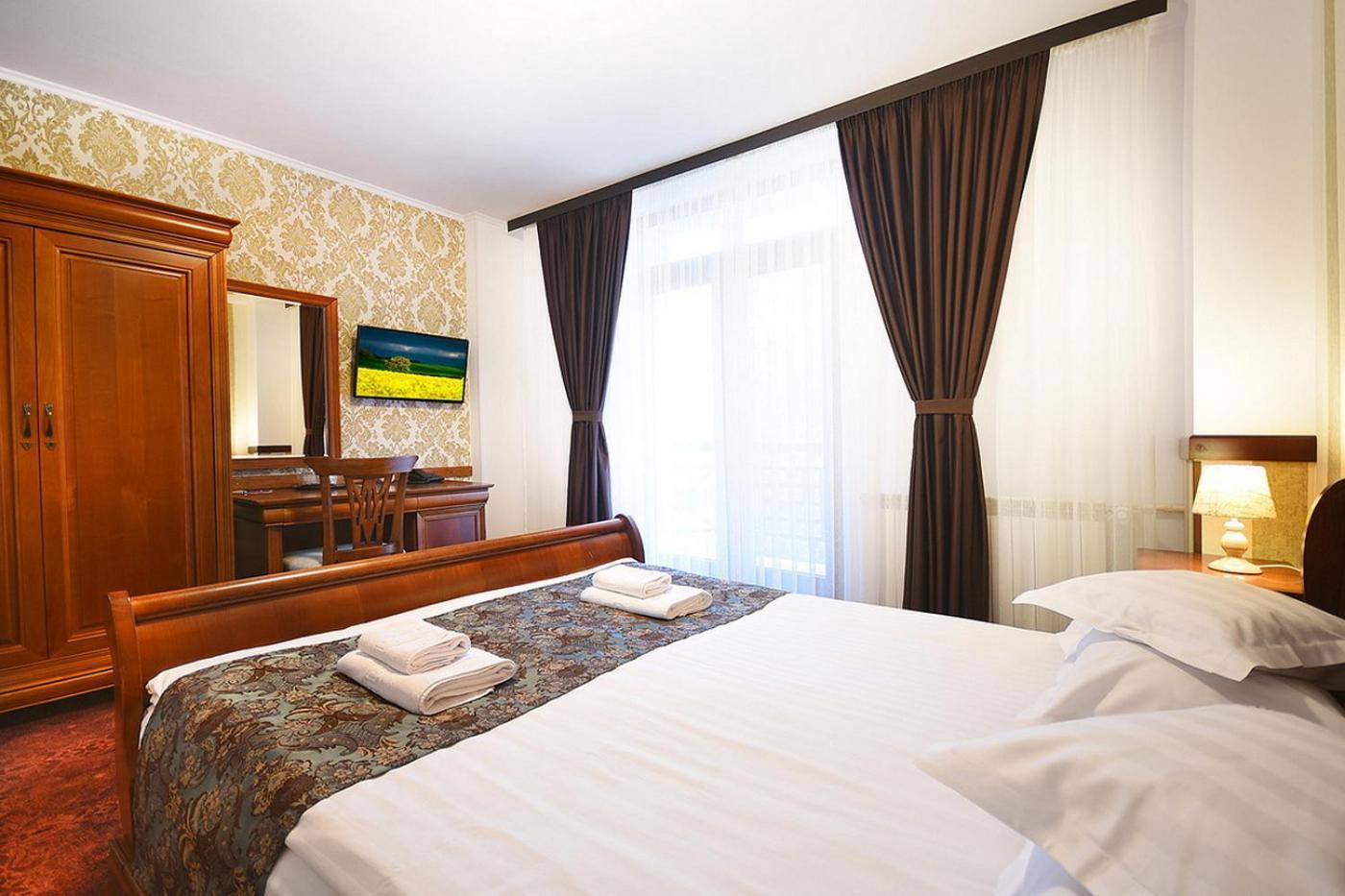 Hotel Moldavia Slanic-Moldova Bagian luar foto
